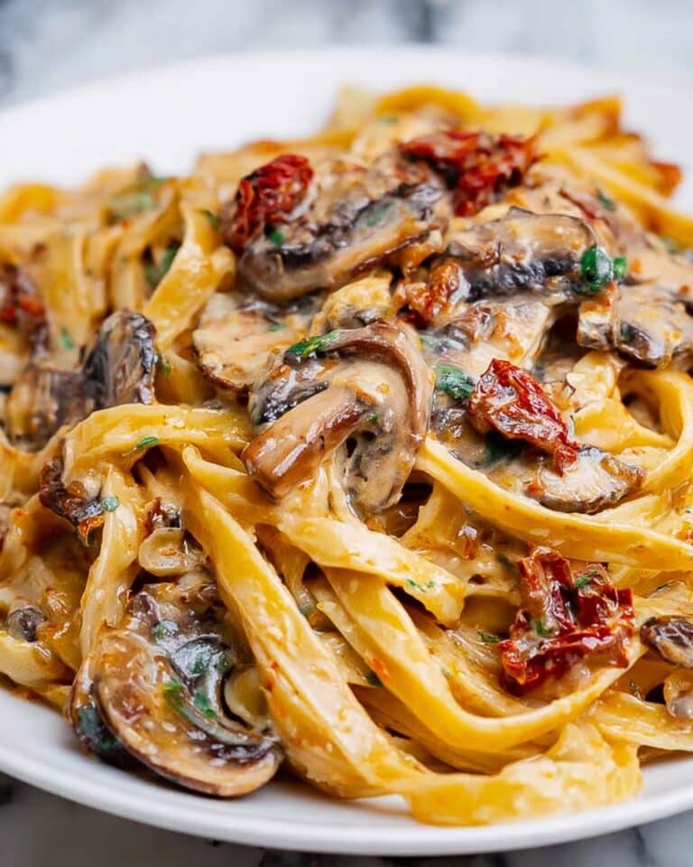 Sun-Dried Tomato and Mushroom Fettuccine in Garlic Basil Cream Sauce Recipe