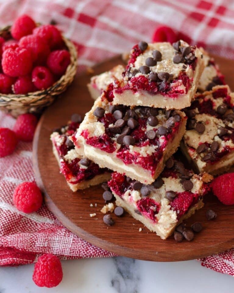 Raspberry Chocolate Crumb Bars Recipe